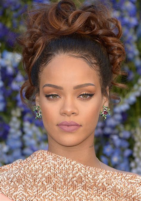 rihanna makeup.